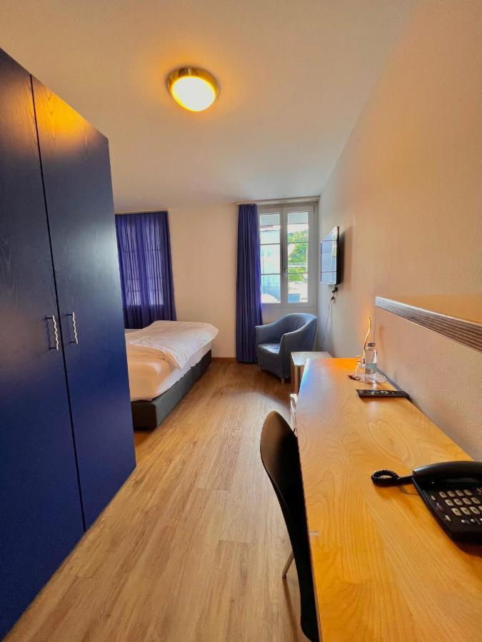 Hotel Hirschen Hinwil Exteriör bild