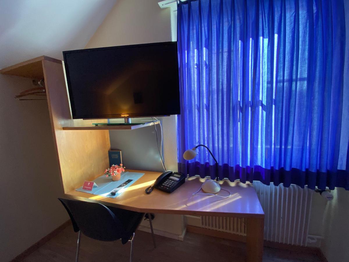 Hotel Hirschen Hinwil Exteriör bild